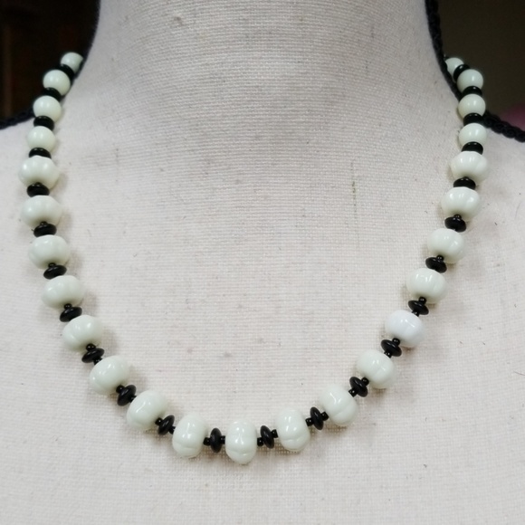 Vintage Czech Bohemian 1920s Art Deco Uranium Glass Bead Necklace - Picture 12 of 12